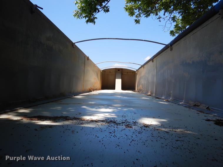 image for item DC5959 1996 CMC T102 end dump trailer