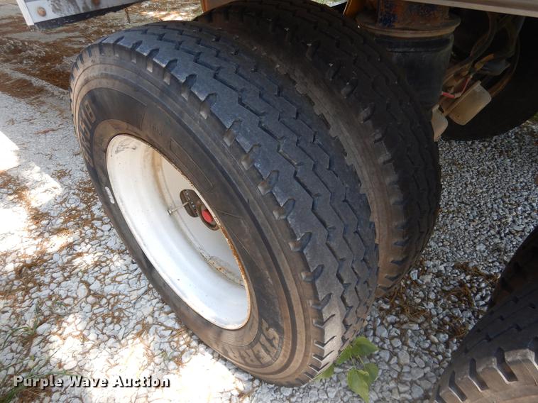 image for item DC5959 1996 CMC T102 end dump trailer