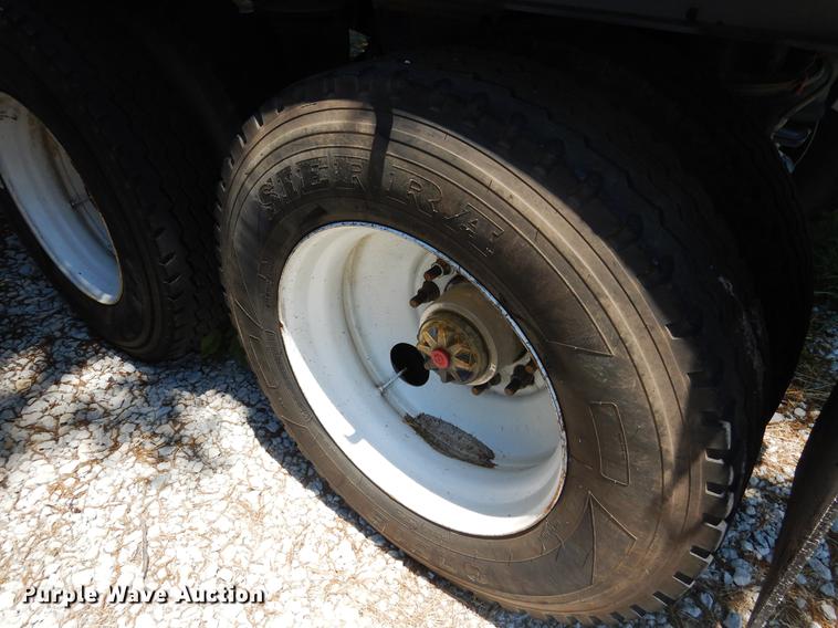 image for item DC5959 1996 CMC T102 end dump trailer