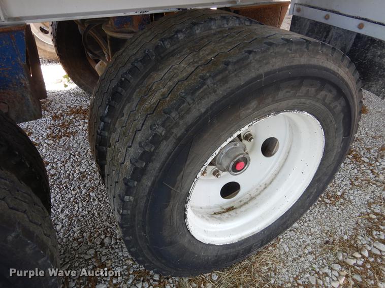 image for item DC5959 1996 CMC T102 end dump trailer