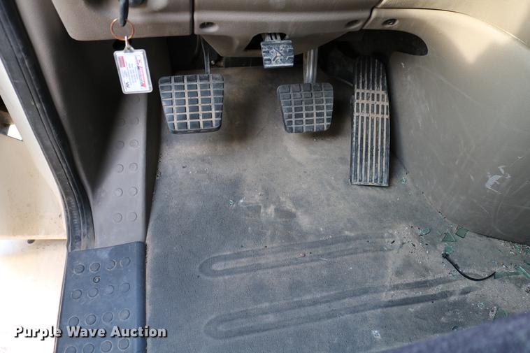 image for item DC7642 2015 Freightliner Cascadia semi truck