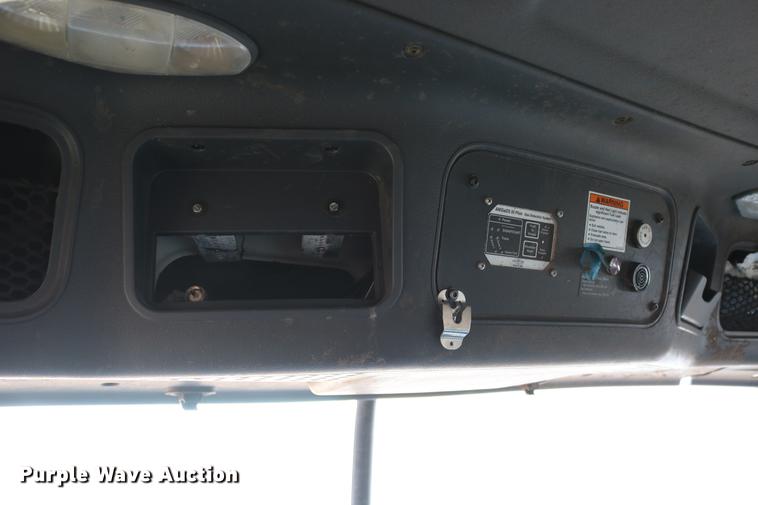 image for item DC7642 2015 Freightliner Cascadia semi truck