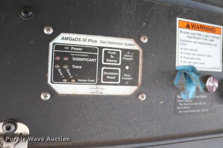 image for item DC7642 2015 Freightliner Cascadia semi truck