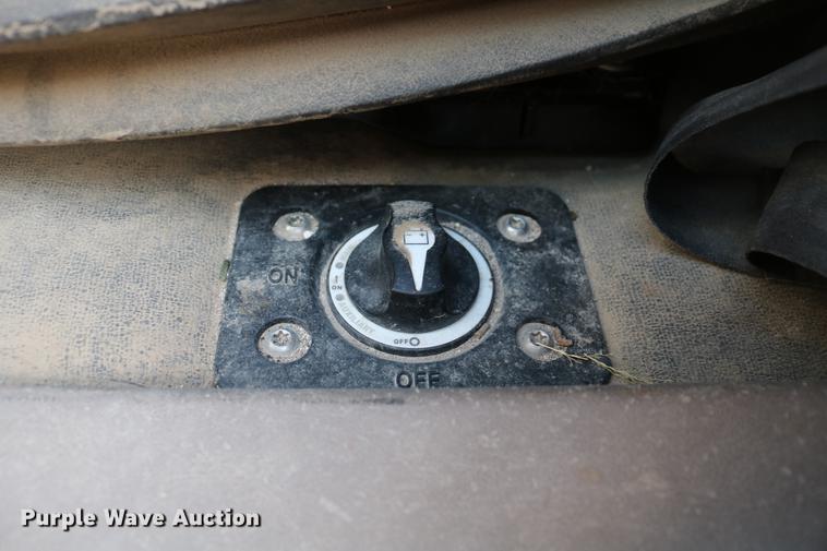 image for item DC7642 2015 Freightliner Cascadia semi truck