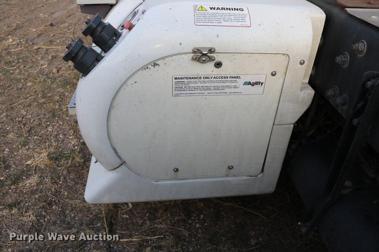 image for item DC7642 2015 Freightliner Cascadia semi truck