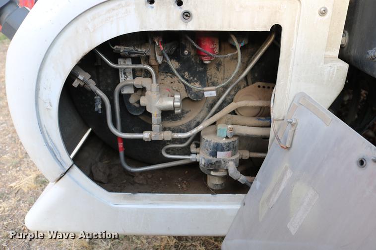 image for item DC7642 2015 Freightliner Cascadia semi truck