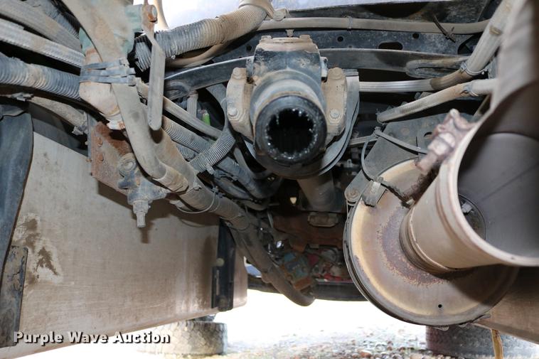 image for item DC7642 2015 Freightliner Cascadia semi truck