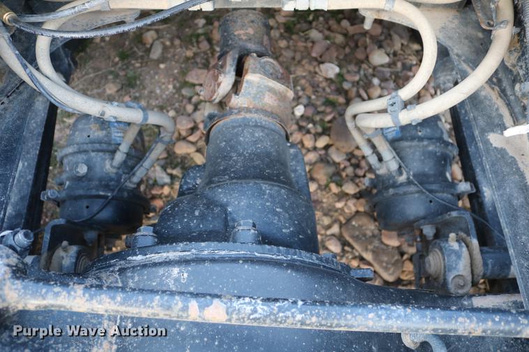 image for item DC7642 2015 Freightliner Cascadia semi truck