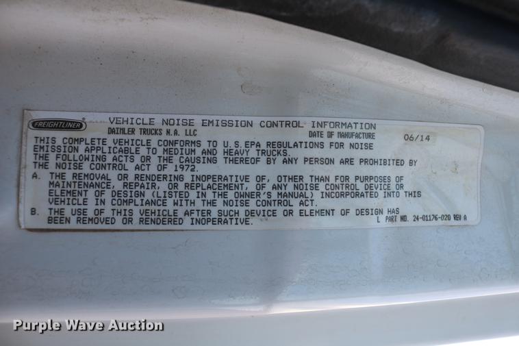 image for item DC7642 2015 Freightliner Cascadia semi truck