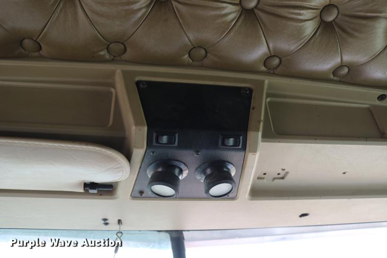 image for item DC7657 2000 Kenworth T800 semi truck