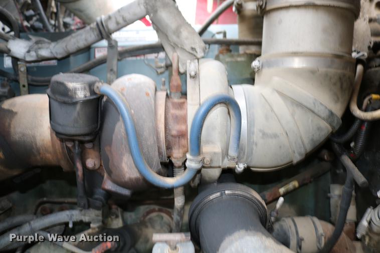 image for item DC7657 2000 Kenworth T800 semi truck