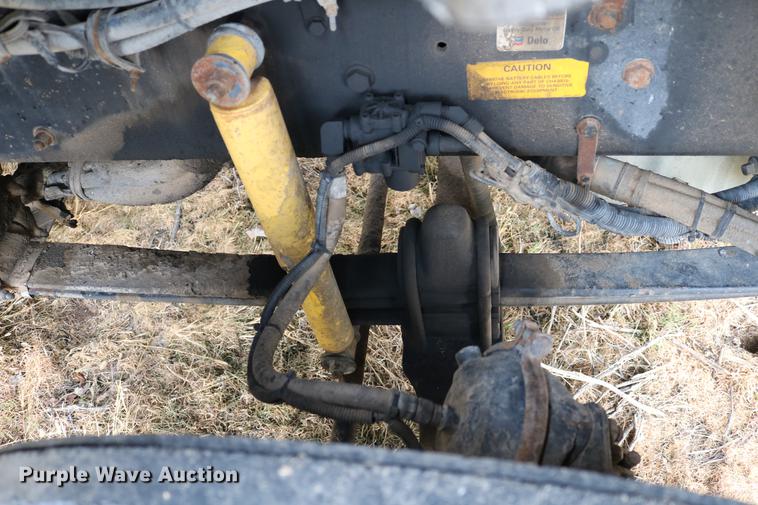 image for item DC7657 2000 Kenworth T800 semi truck