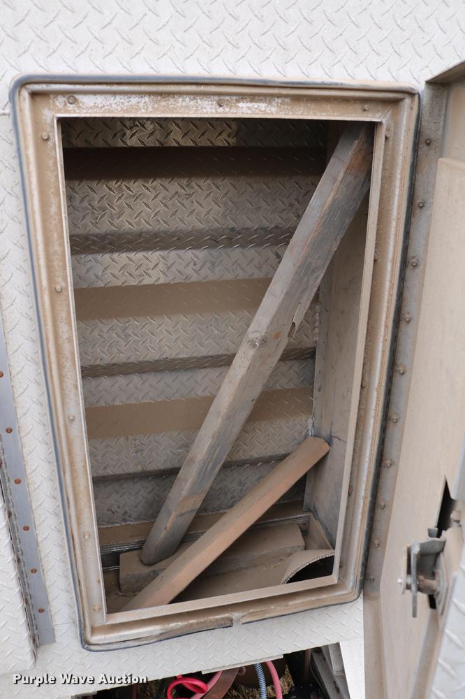 image for item DC7657 2000 Kenworth T800 semi truck