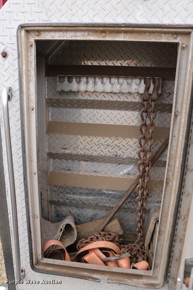 image for item DC7657 2000 Kenworth T800 semi truck