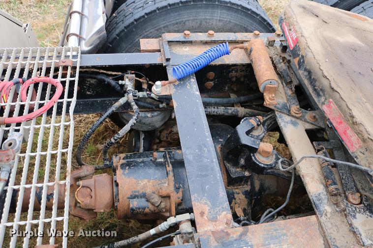 image for item DC7657 2000 Kenworth T800 semi truck