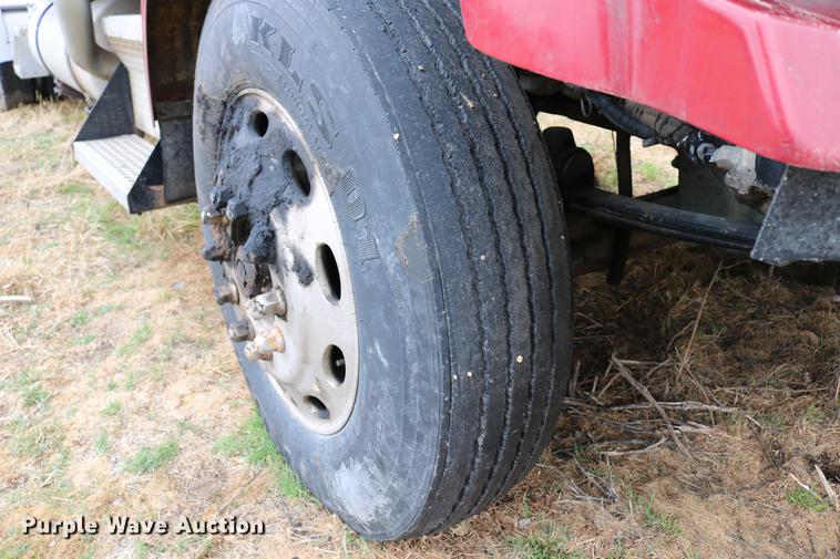 image for item DC7657 2000 Kenworth T800 semi truck