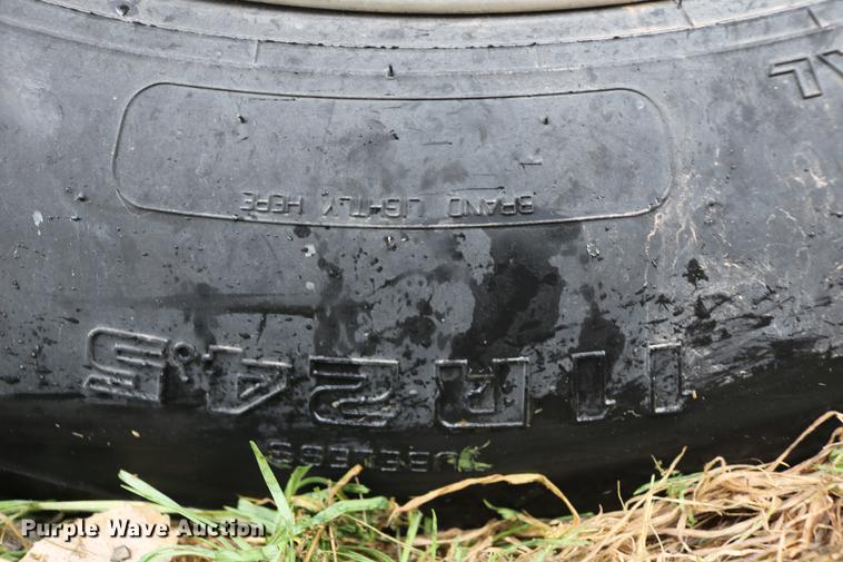 image for item DC7657 2000 Kenworth T800 semi truck