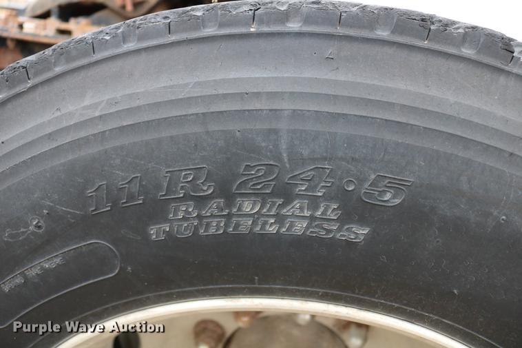 image for item DC7657 2000 Kenworth T800 semi truck