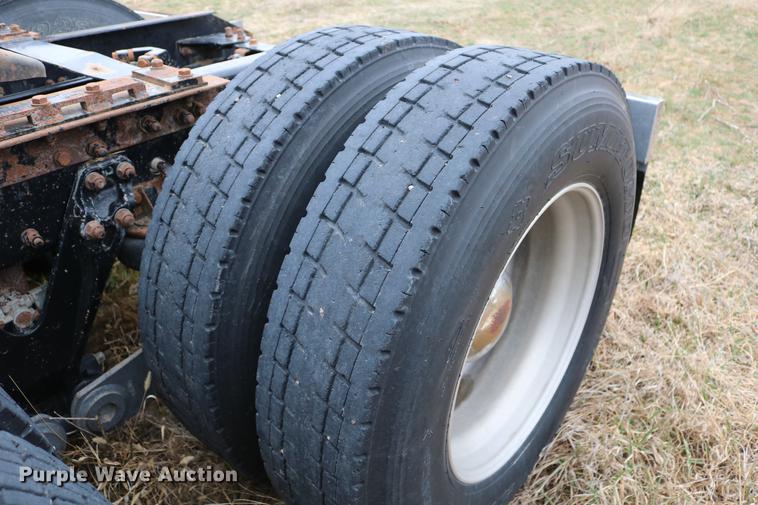 image for item DC7657 2000 Kenworth T800 semi truck