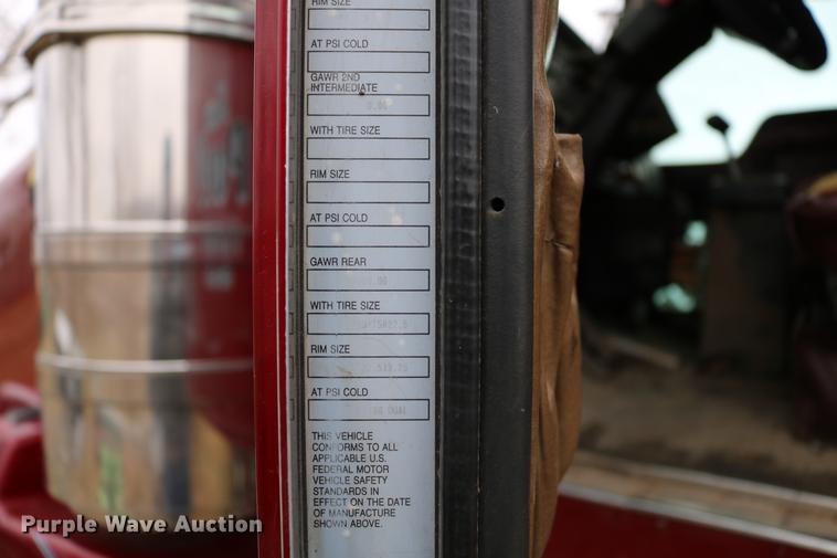 image for item DC7657 2000 Kenworth T800 semi truck