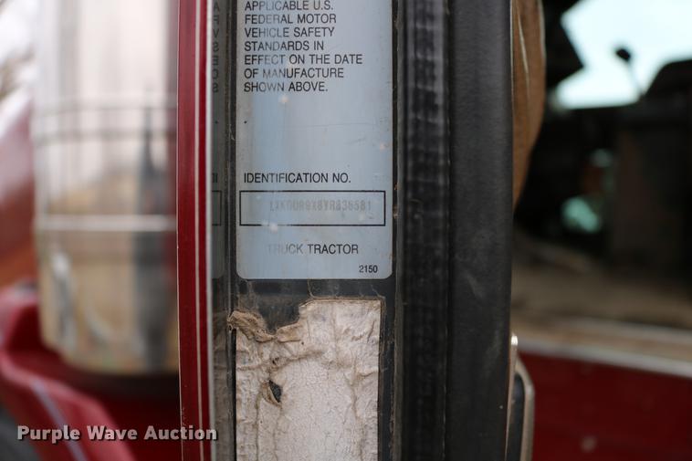 image for item DC7657 2000 Kenworth T800 semi truck