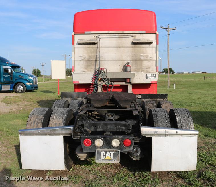 image for item DD4255 2005 Kenworth T600 semi truck