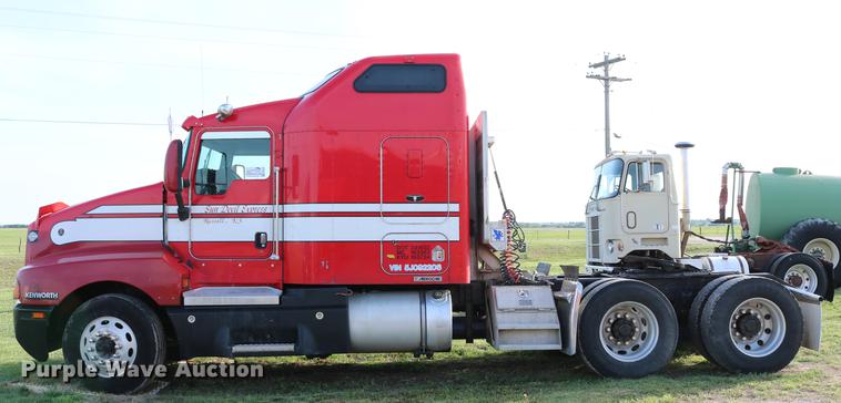 image for item DD4255 2005 Kenworth T600 semi truck
