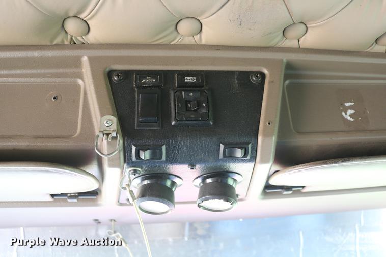 image for item DD4255 2005 Kenworth T600 semi truck