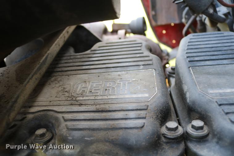 image for item DD4255 2005 Kenworth T600 semi truck