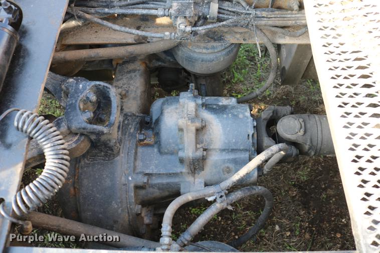 image for item DD4255 2005 Kenworth T600 semi truck