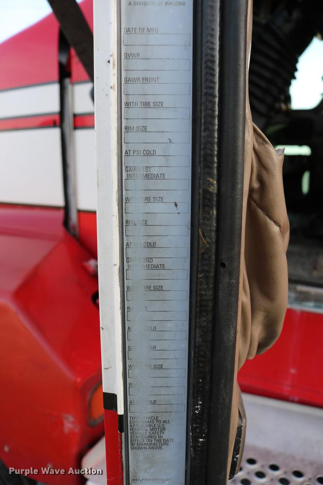 image for item DD4255 2005 Kenworth T600 semi truck