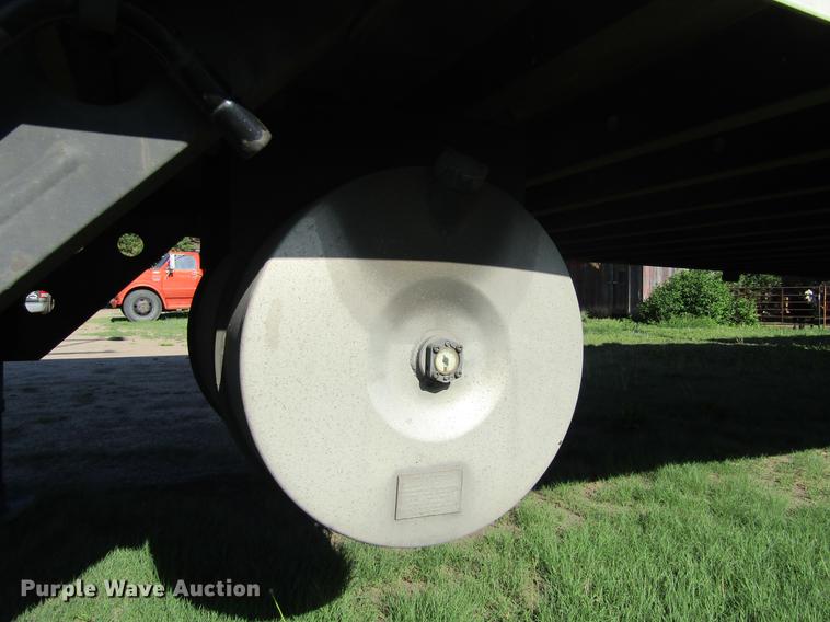 image for item DD5682 2006 Utility 3000R refrigerated van trailer