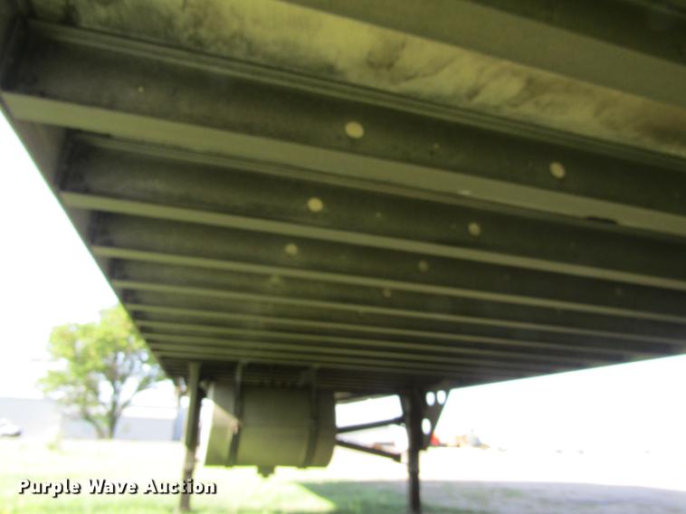 image for item DD5682 2006 Utility 3000R refrigerated van trailer