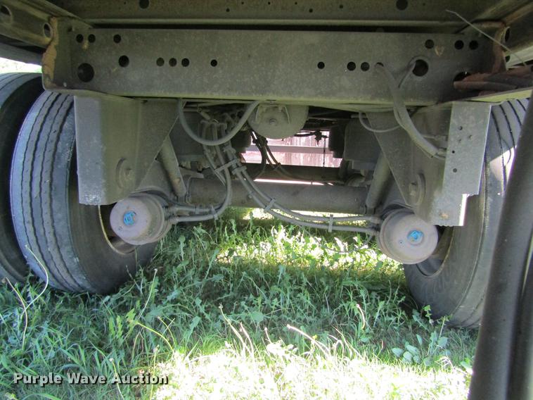 image for item DD5682 2006 Utility 3000R refrigerated van trailer