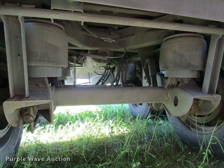 image for item DD5682 2006 Utility 3000R refrigerated van trailer