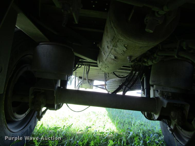 image for item DD5682 2006 Utility 3000R refrigerated van trailer