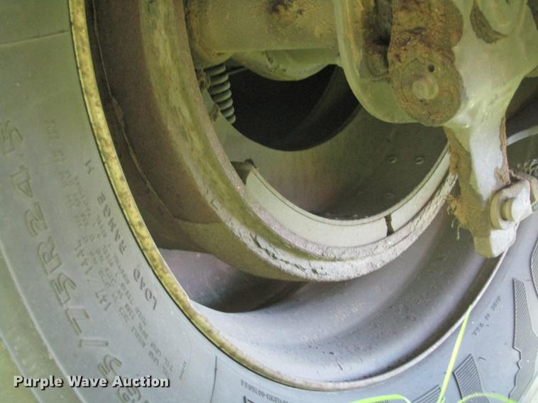 image for item DD5682 2006 Utility 3000R refrigerated van trailer