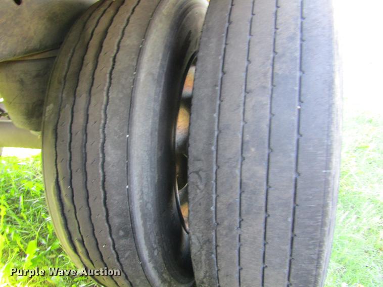 image for item DD5682 2006 Utility 3000R refrigerated van trailer