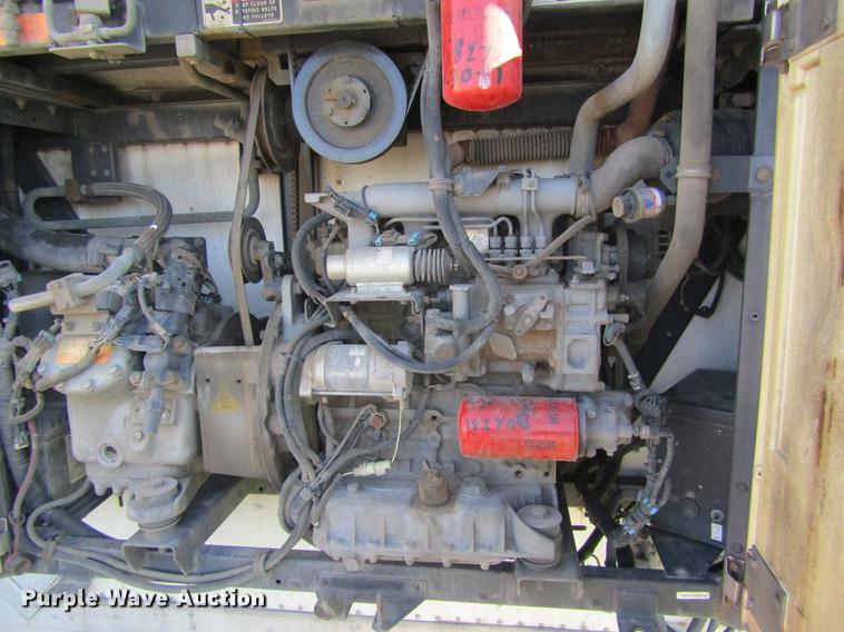 image for item DD5682 2006 Utility 3000R refrigerated van trailer