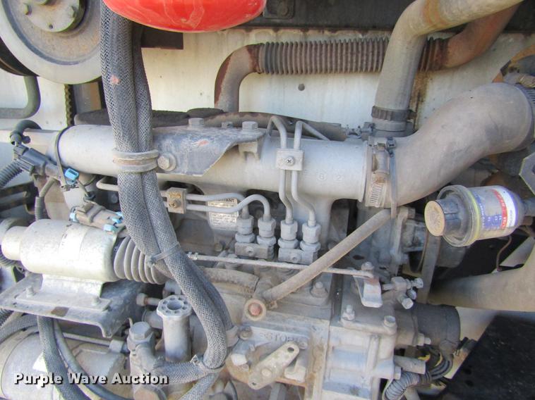 image for item DD5682 2006 Utility 3000R refrigerated van trailer