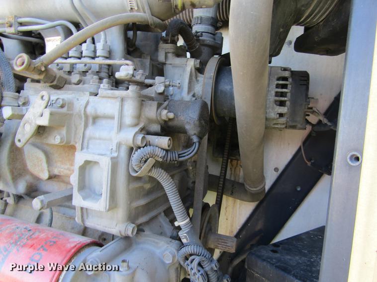 image for item DD5682 2006 Utility 3000R refrigerated van trailer