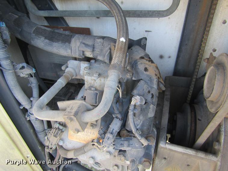 image for item DD5682 2006 Utility 3000R refrigerated van trailer