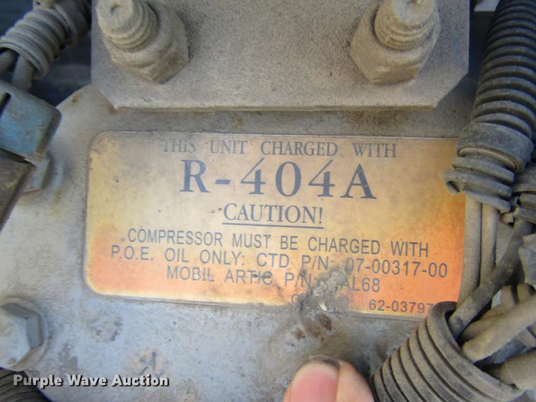 image for item DD5682 2006 Utility 3000R refrigerated van trailer