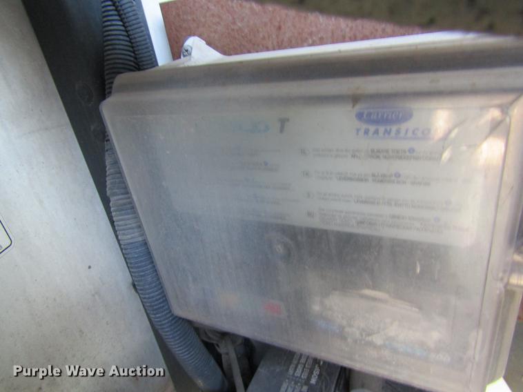 image for item DD5682 2006 Utility 3000R refrigerated van trailer