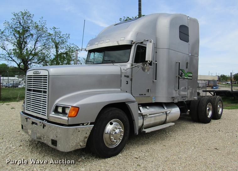 image for item DD8431 1992 Freightliner FLD120 semi truck