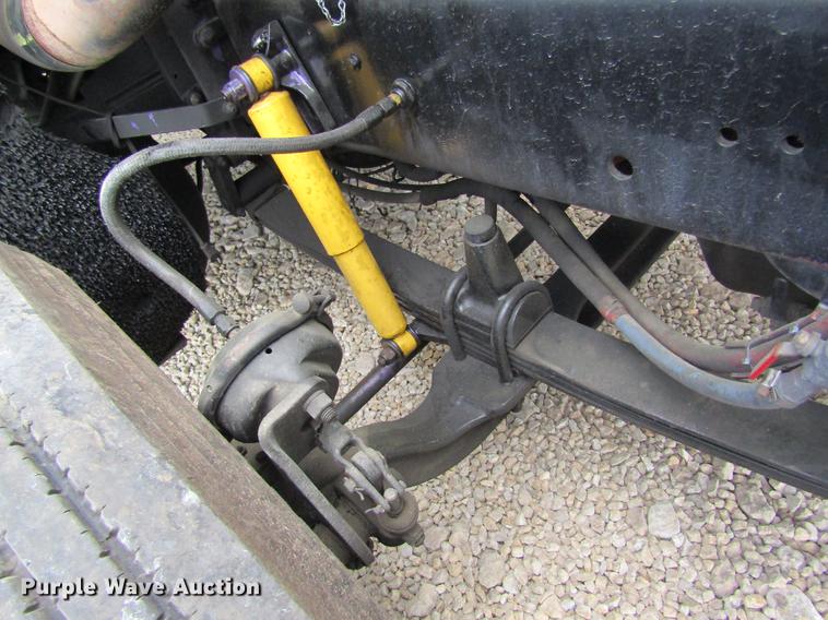 image for item DD8431 1992 Freightliner FLD120 semi truck