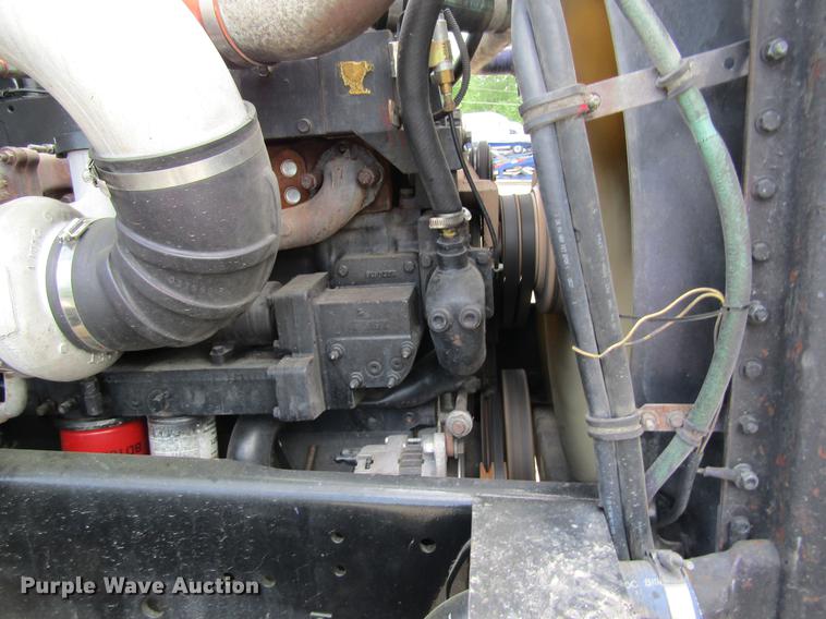 image for item DD8431 1992 Freightliner FLD120 semi truck