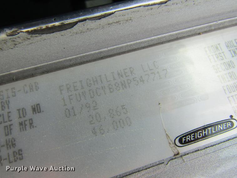 image for item DD8431 1992 Freightliner FLD120 semi truck