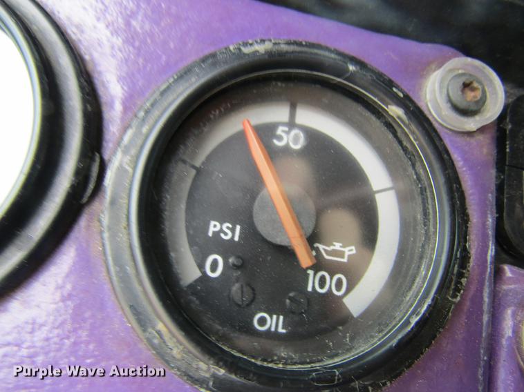 image for item DD8431 1992 Freightliner FLD120 semi truck