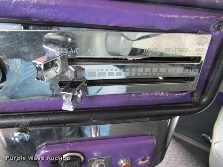 image for item DD8431 1992 Freightliner FLD120 semi truck